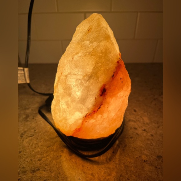 Himalayan Salt Lamp - Picture 7 of 8